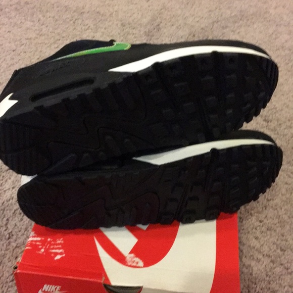 Nike Air Max 90 Premium Shoes Sneakers new 333888 035 black hologram Men’s 9.5 - Picture 9 of 16